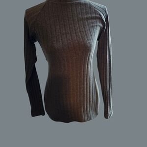 Venus Women's Green Ribbed Top With Cutout Detail Size Small